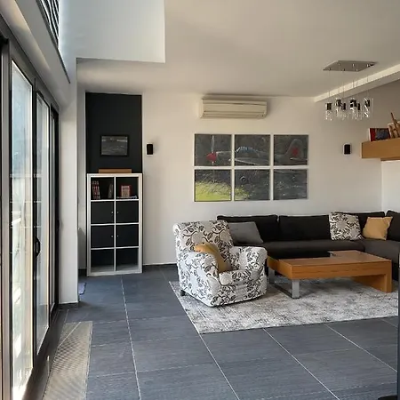 Stadi Villa *